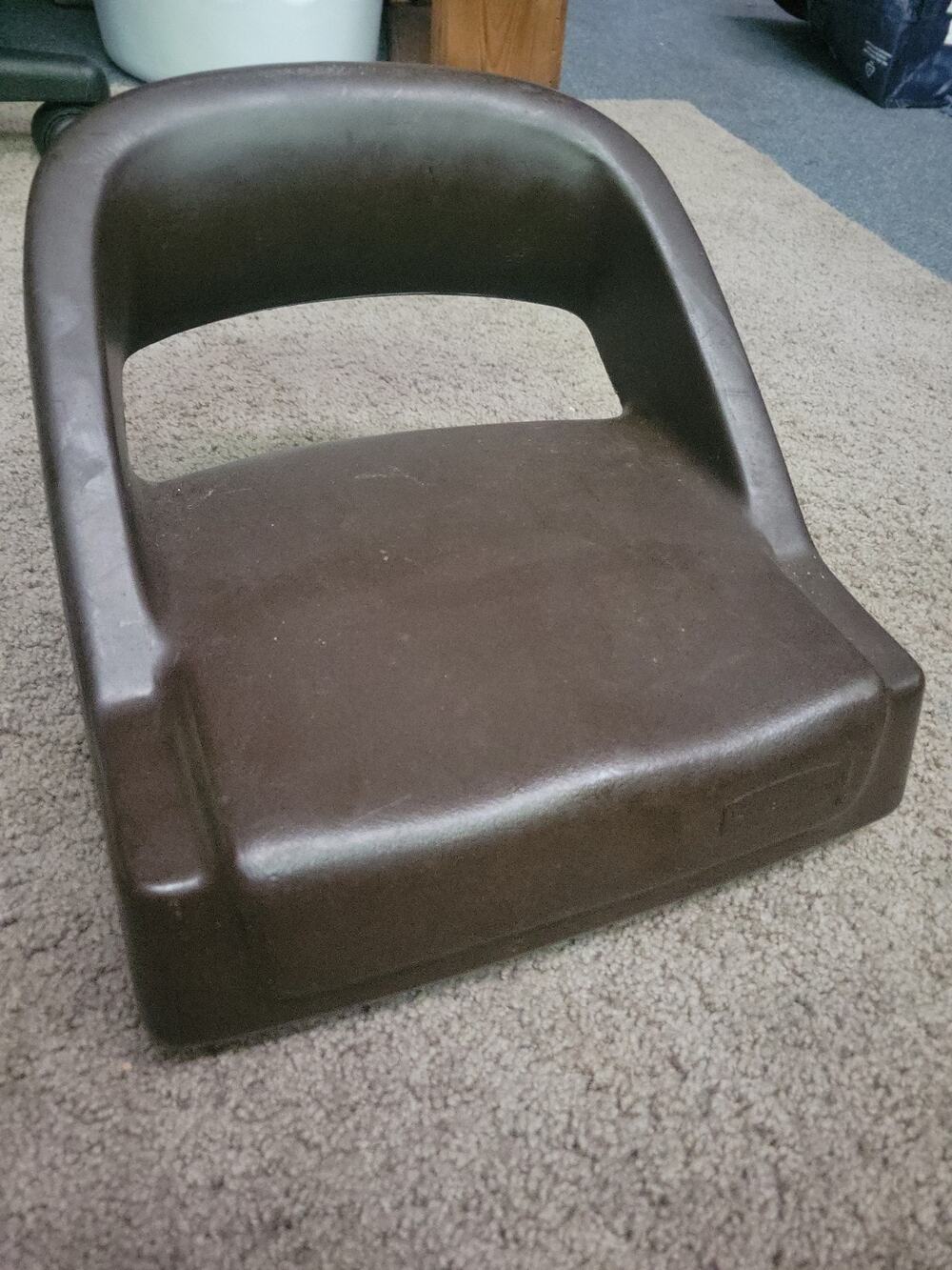 Vintage Rubbermaid Kids Children’s Booster Seat Model 7800 Brown Made In USA